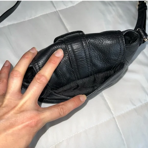 Michael Kors Black Crossbody Bag with Gold Clasp - Picture 10 of 15